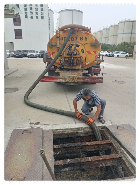 四子王隔油池清掏